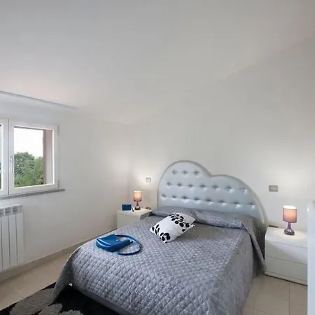 Belvilla By Oyo With Swimming Pool * تافوليا