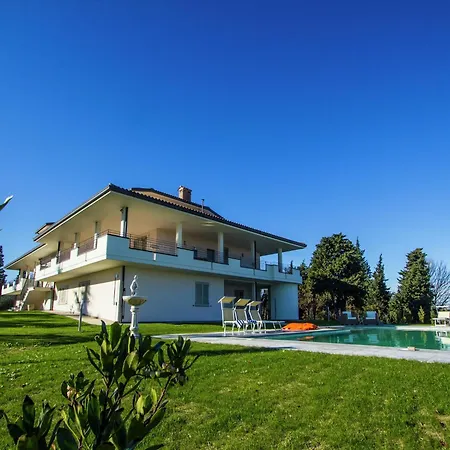 Belvilla By Oyo With Swimming Pool فيلة