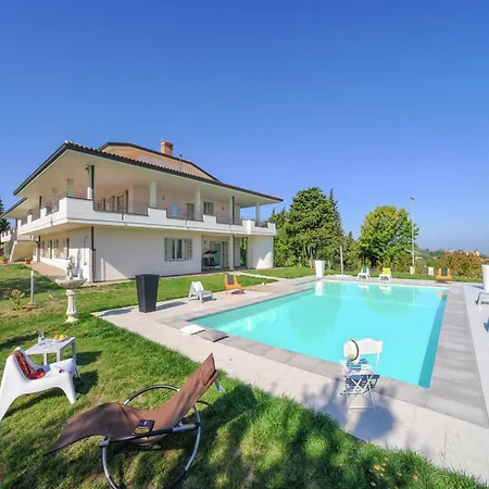 Belvilla By Oyo With Swimming Pool Villa