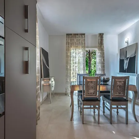 Belvilla By Oyo With Swimming Pool فيلة تافوليا