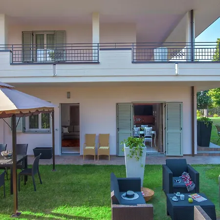 Villa Belvilla By Oyo With Swimming Pool Tavullia