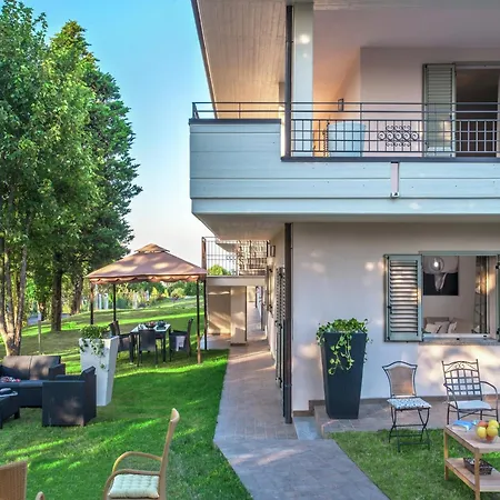 Belvilla By Oyo With Swimming Pool *