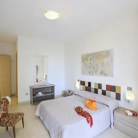 Belvilla By Oyo With Swimming Pool تافوليا