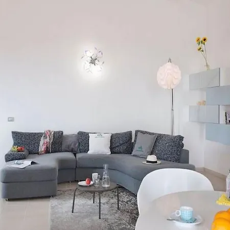 Belvilla By Oyo With Swimming Pool Villa