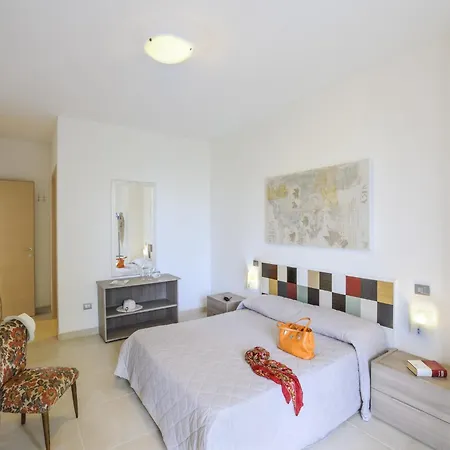 Belvilla By Oyo With Swimming Pool تافوليا