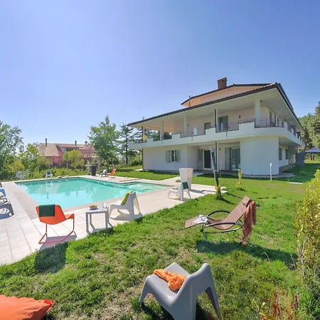 فيلة Belvilla By Oyo With Swimming Pool تافوليا