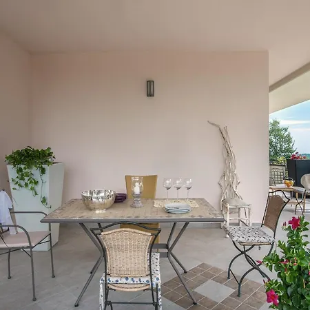 Villa Belvilla By Oyo With Swimming Pool