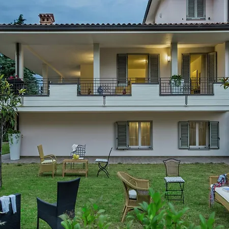 Villa Belvilla By Oyo With Swimming Pool